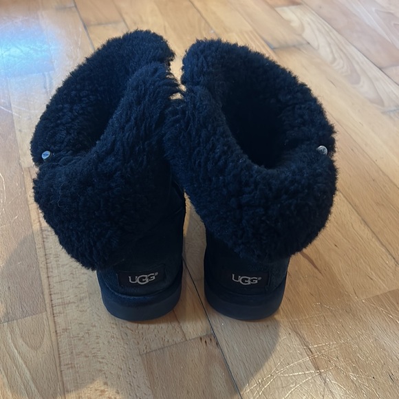 UGG black short foldable top with wooden toggles Womens 8 - Picture 9 of 13